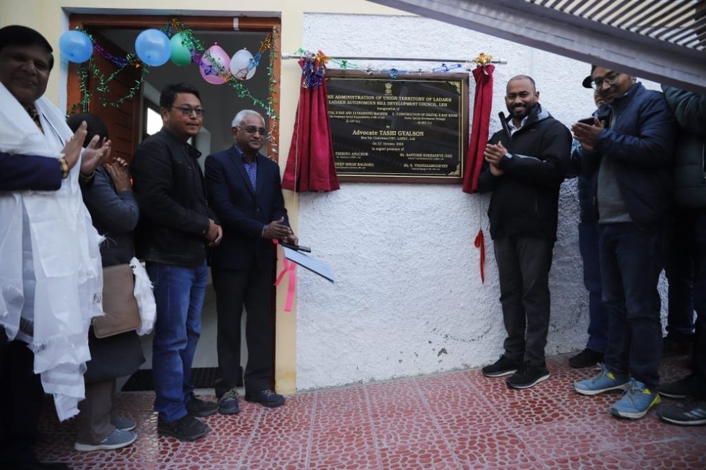 Dy Chairman Tsering, DC Santosh inaugurate advanced medical equipment