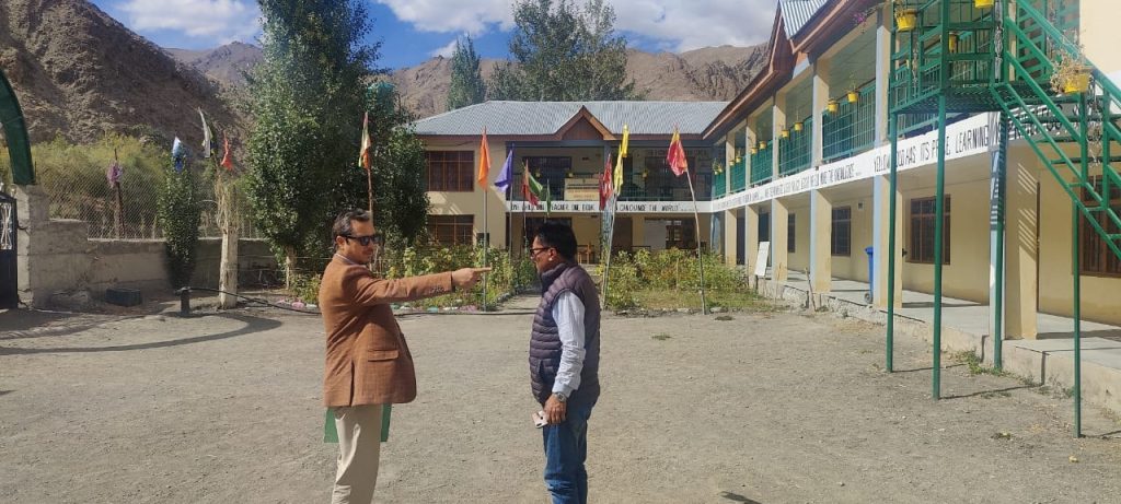 Imteeaz Kacho takes assessment of election preparedness at Shakar Chiktan, Shargole