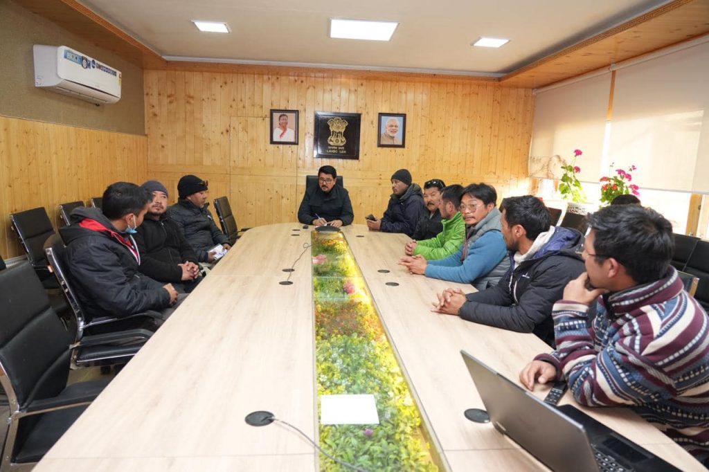 Tar village, Anjuman Imamia and Alamdar Health Society delegations call on Gyalson Tar village, Anjuman Imamia and Alamdar Health Society delegations call on Gyalson