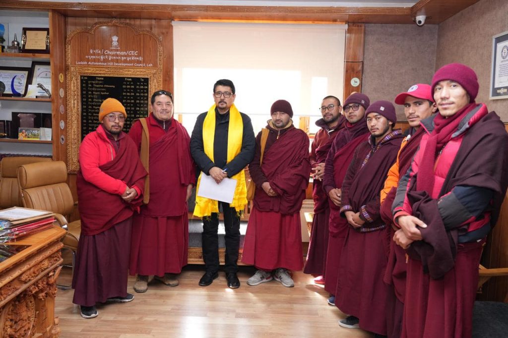 Several delegations call on CEC Gyalson