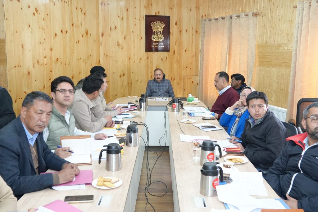 Advisor Kotwal chairs crucial meeting to protect Ladakh’s flora and fauna