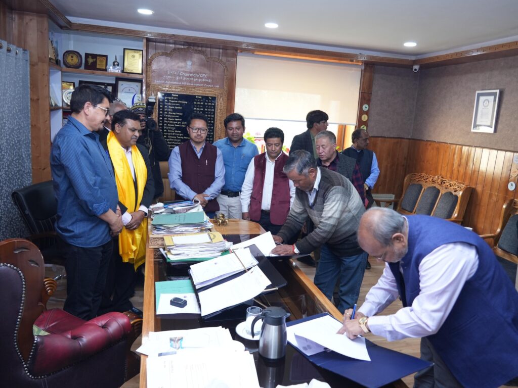 Vegetable and Fruit Growers & Mother Dairy sign MoU to enhance market reach