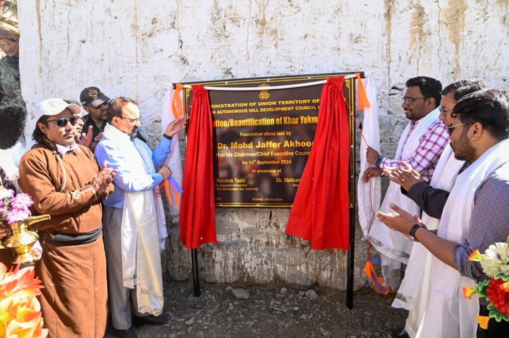 CEC Akhoon inaugurates PWD guest house in Pipiting, lays foundation for Khar Yokma Zangla beautification