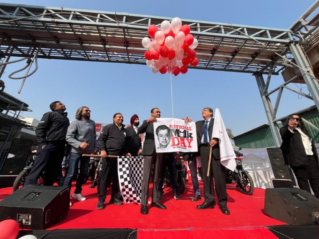Clean Fuel Rally flagged off on occasion of National Milk Day Clean Fuel Rally flagged off on occasion of National Milk Day