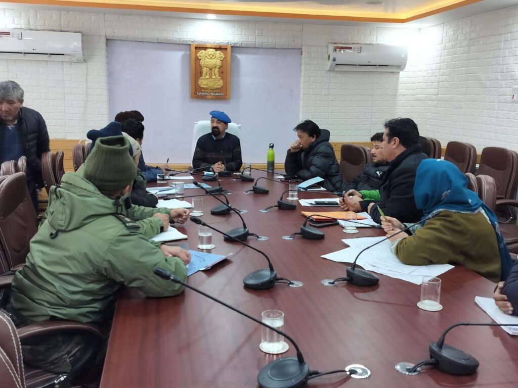 Akhoon chairs meeting to discuss issues of street vendors of Kargil Akhoon chairs meeting to discuss issues of street vendors of Kargil