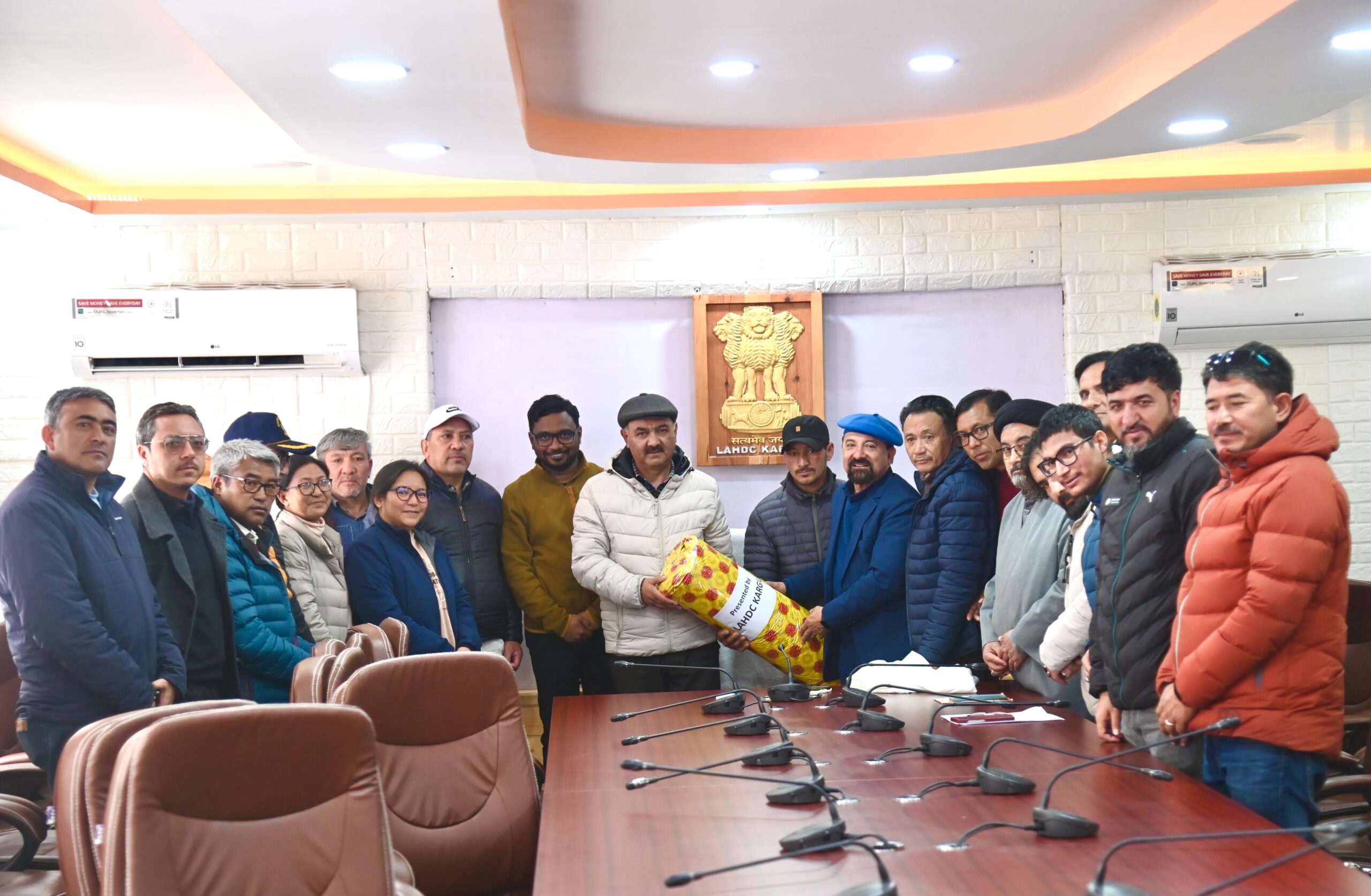 Hill Council bids farewell to ADC Wani on his superannuation – Indus ...