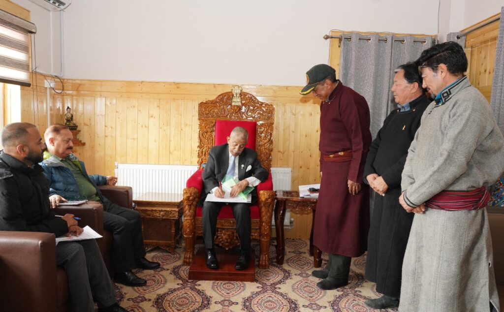 Delegation from Bogdang village, Petrol Pump Association Leh call on LG Mishra Delegation from Bogdang village, Petrol Pump Association Leh call on LG Mishra