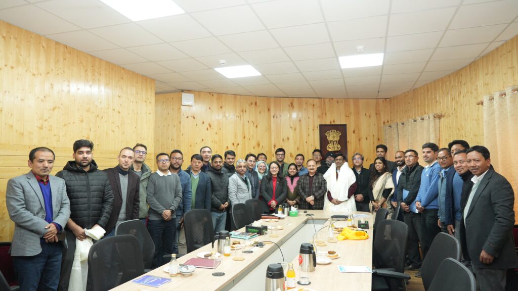 Ladakh Administration bids farewell to outgoing Commissioner Secretary Dr Vasanthakumar