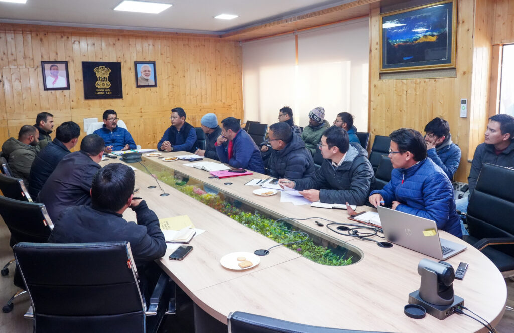 CEC Reviews Progress of 25 MW Solar Power Project at Taru CEC Reviews Progress of 25 MW Solar Power Project at Taru
