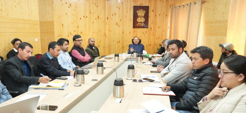 Complete project in current season, CS reviews Ladakh land records management agency