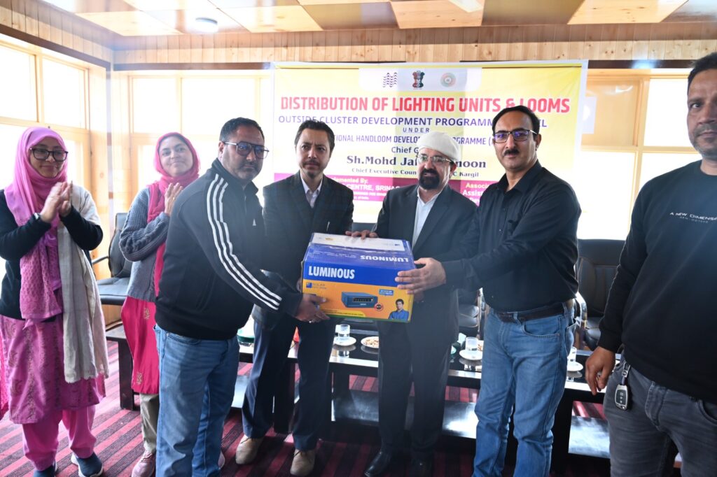 CEC attends distribution of lighting units, looms under NHDP