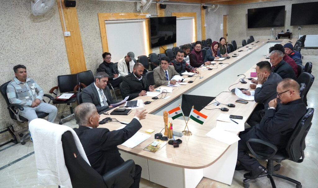 LG Mishra discusses promotion of Ladakhi pashmina wool, products