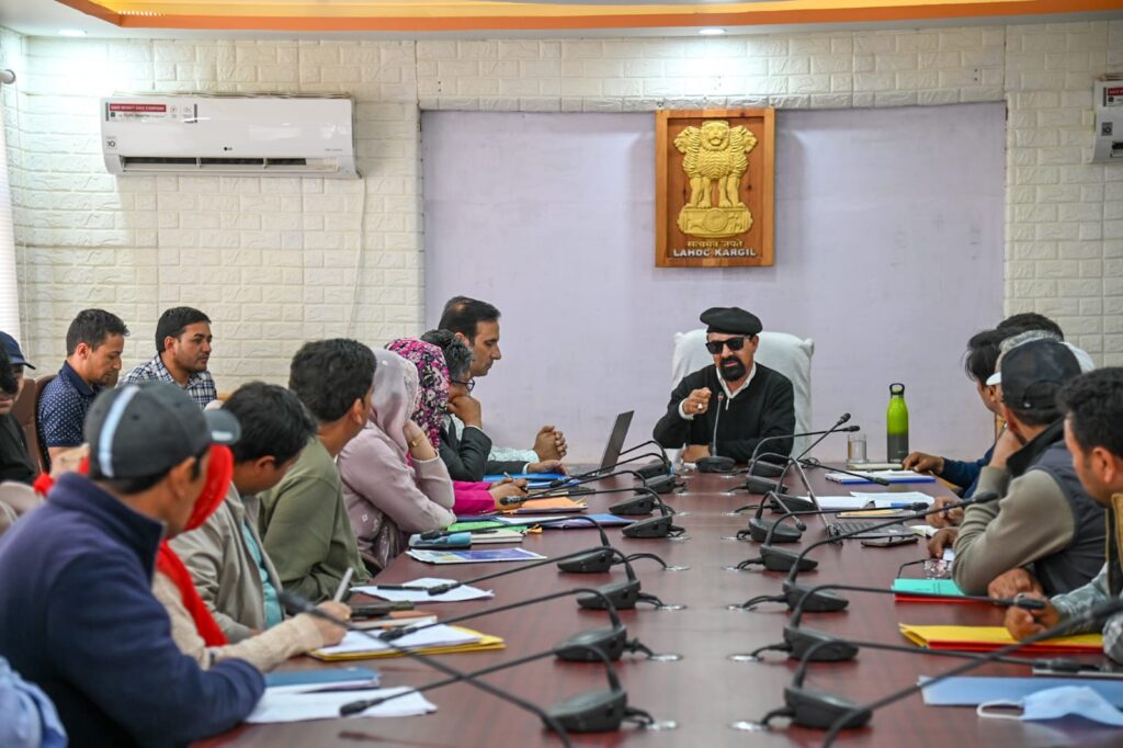 CEC Akhoon review works of RDD Kargil CEC Akhoon review works of RDD Kargil