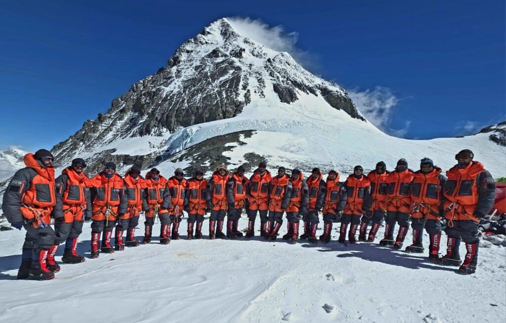 Ladakh LG congratulates Everesters’ for bringing laurels to region