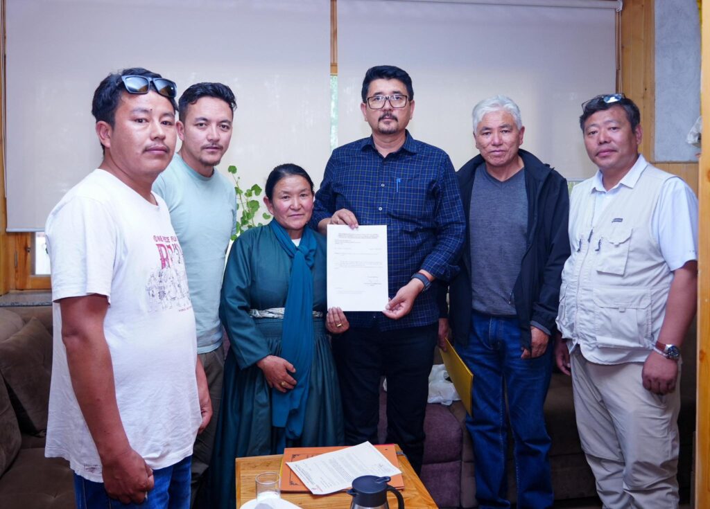 Kharu LBA Delegation Meets CEC Tashi Gyalson, Seeks Office Space and Support for Subdivision Issues