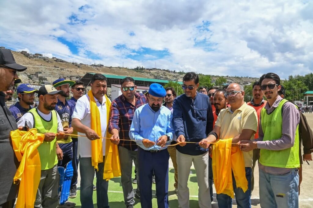 CEC Dr. Jaffer Akhoon Felicitates Finalists of Ghadeer Premier League in Kargil