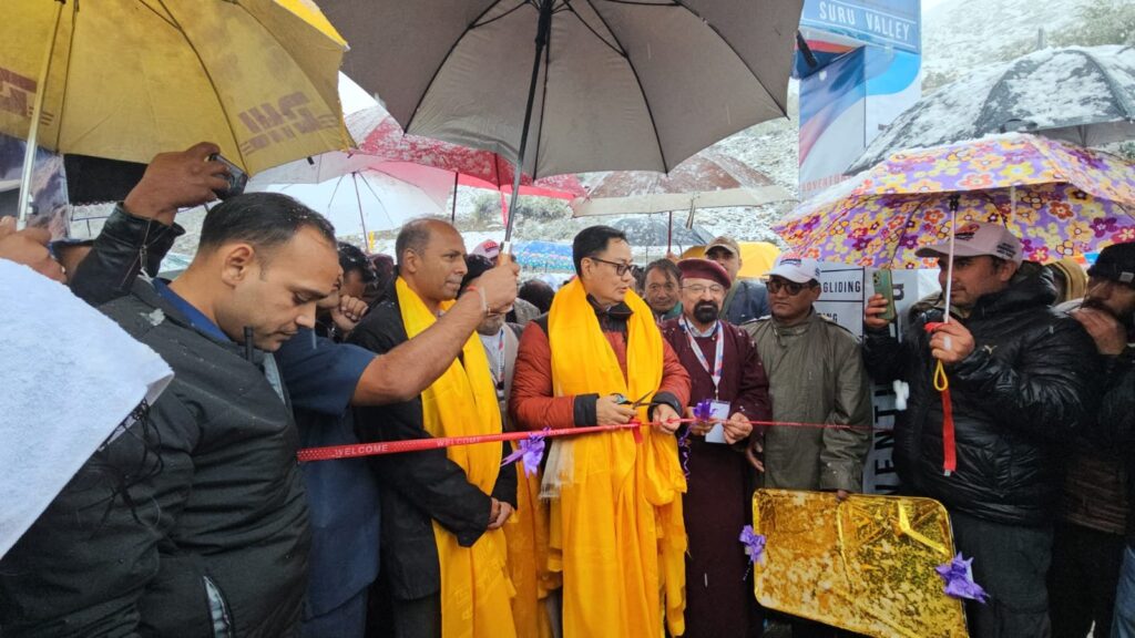 Amid Seasonโs First & Historic August Snowfall, Union Minister Kiren Rijiju and LG Ladakh Grace ๐๐ฎ๐ซ๐ฎ ๐๐ฎ๐ฆ๐ฆ๐๐ซ ๐
๐๐ฌ๐ญ๐ข๐ฏ๐๐ฅ ๐๐๐๐