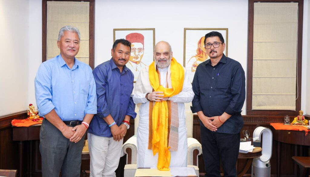 Ladakh leaders meet Amit Shah, seek flood relief