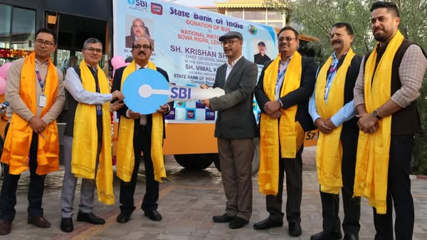 SBI Leh donates school bus to National Institute of Sowa-Rigpa, Leh