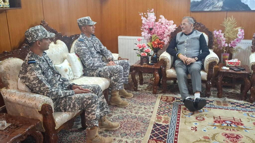 Air Vice Marshal, Air Commodore call on LG Kavinder Gupta
