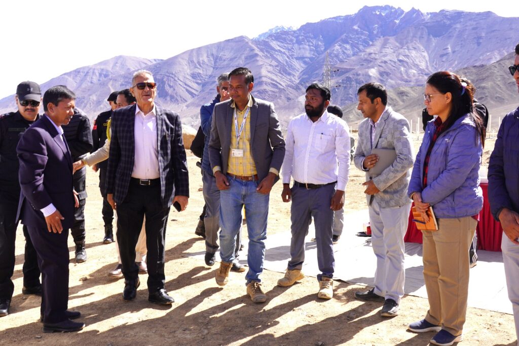 LG inspects 12 MW Solar Power Project at Phey