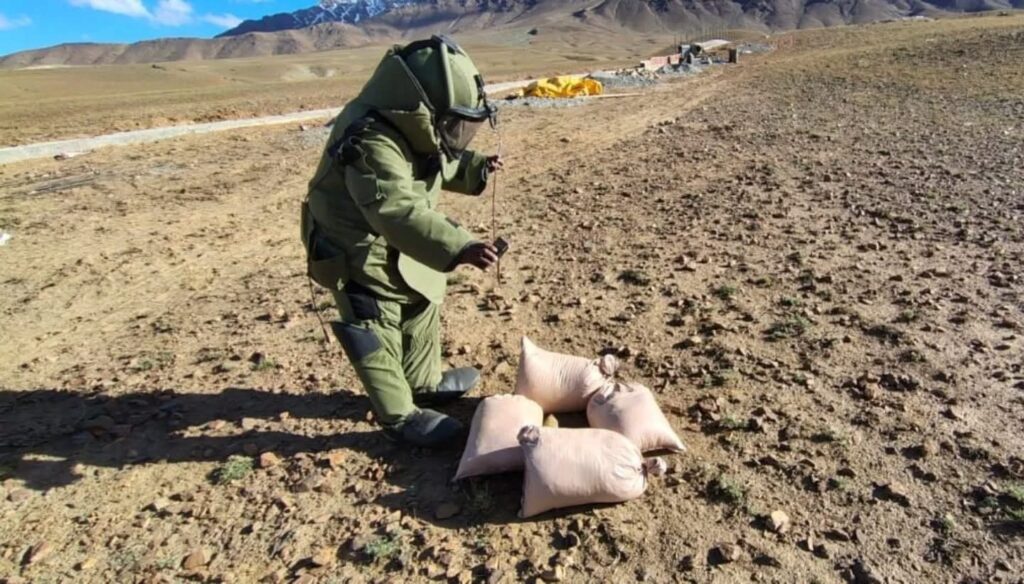 Indian Army Defuses UXO, Six Unexploded Bombs at Kurbathang