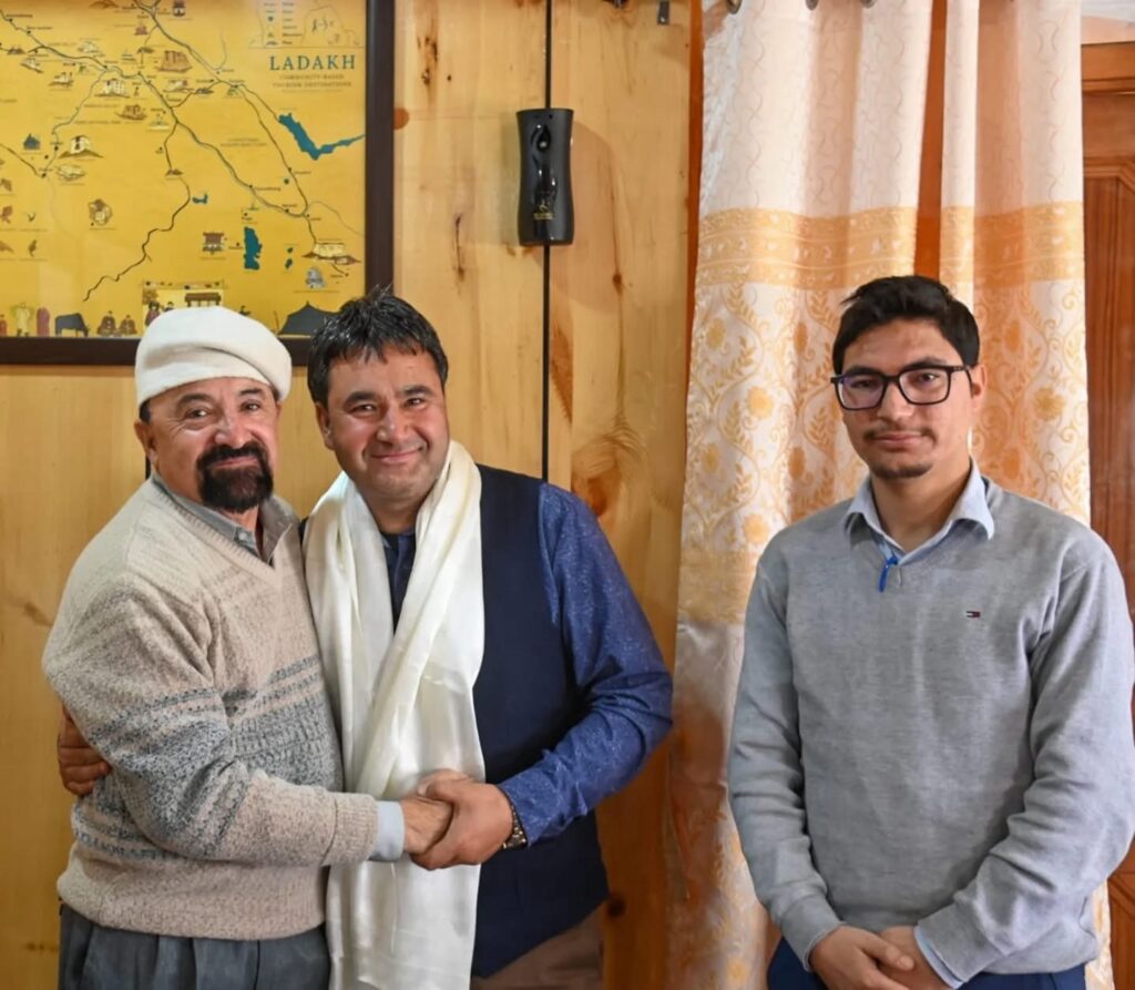 CEC Dr. Jaffer Akhoon Welcomes New SE R&B Kargil, Stresses Timely and Quality Infrastructure Development