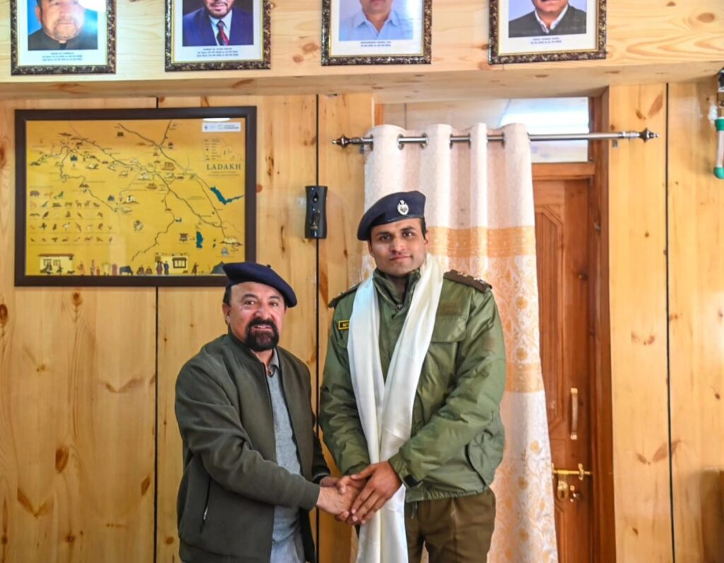 Akhoon Welcomes Newly Appointed SSP Kargil, Nitin Yadav