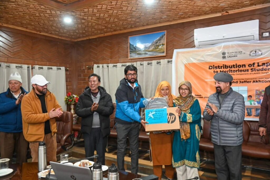 Akhoon Distributes Free Laptops to Meritorious Students, Pushes for Stronger Education Reforms