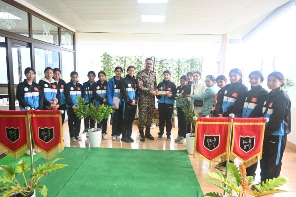 Aryan Valley Students Return from National Integration Tour