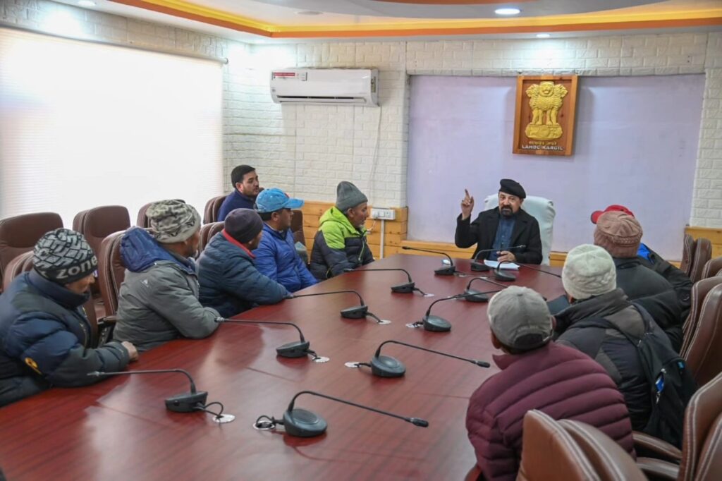 Thasgam Delegation Meets CEC Akhoon, Flags Key Development Issues