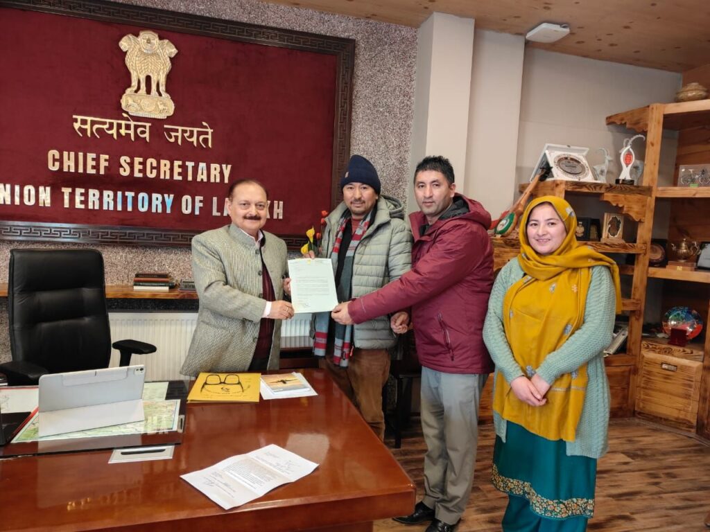 Riyaz Ahmad Khan Meets Chief Secretary, Seeks 24×7 Ice Hockey Rink for Kargil