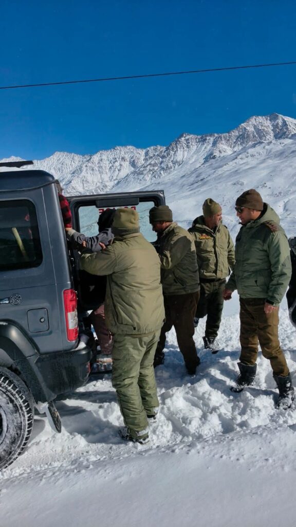 Snowbound Roads, Swift Response: Kargil Police Help Pregnant Woman Reach Hospital