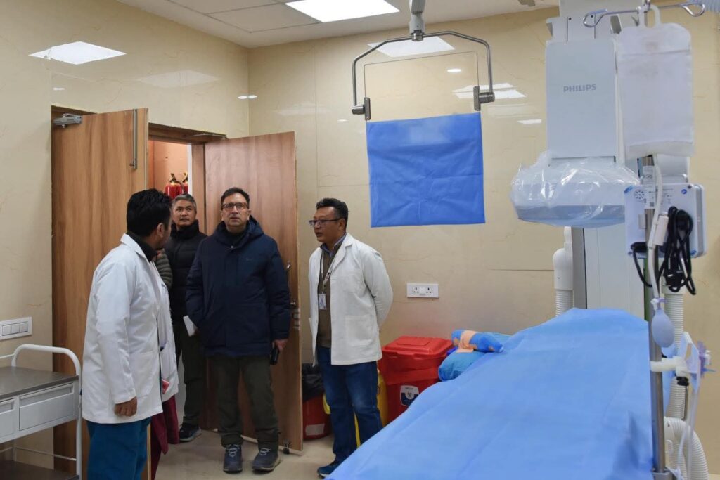 Chief Secretary Ashish Kundra Reviews Emergency, ICU Services at SNM Hospital Leh