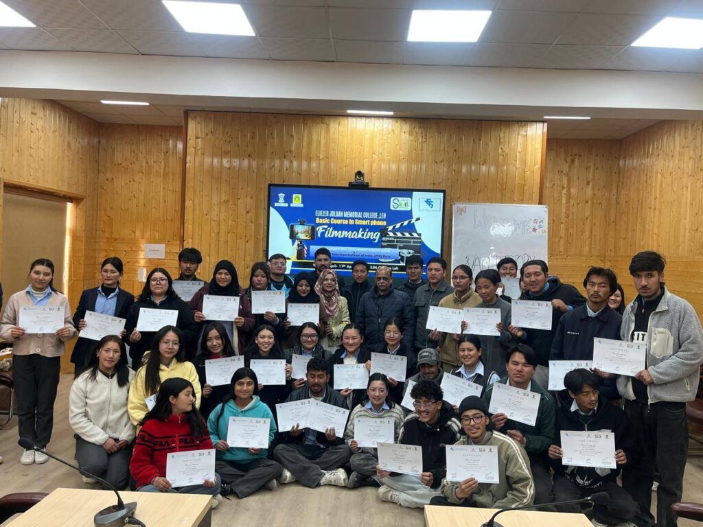 “Young Filmmakers Shine at EJM College as 6-Day FTII Course Concludes”