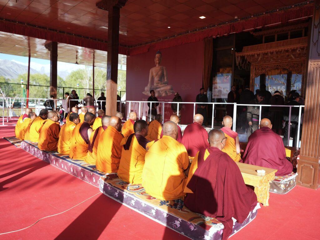 Day 8: Sacred Buddha Relics Draw 7,000 Devotees to Jivetsal