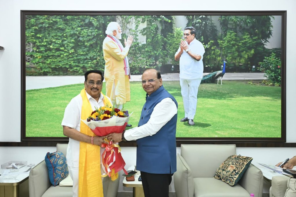 LG Saxena meets Jal Shakti Minister, Secures Rs 8.75 Cr for Ladakh Water Projects