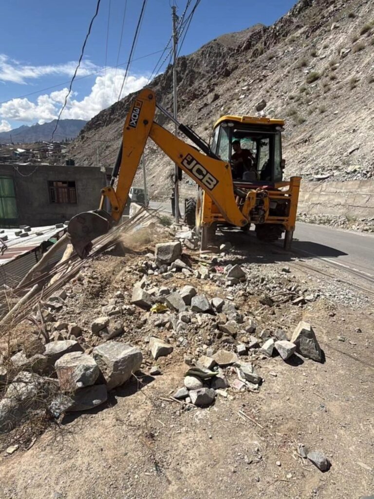 Roadside Clearance Drive Undertaken on Circular Road Ahead of Muharram in Kargil